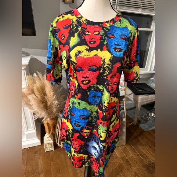 Colorful Pop Art Graphic bodycon dress . Stretchy . No tag -  www.rajagirimanappuram.com